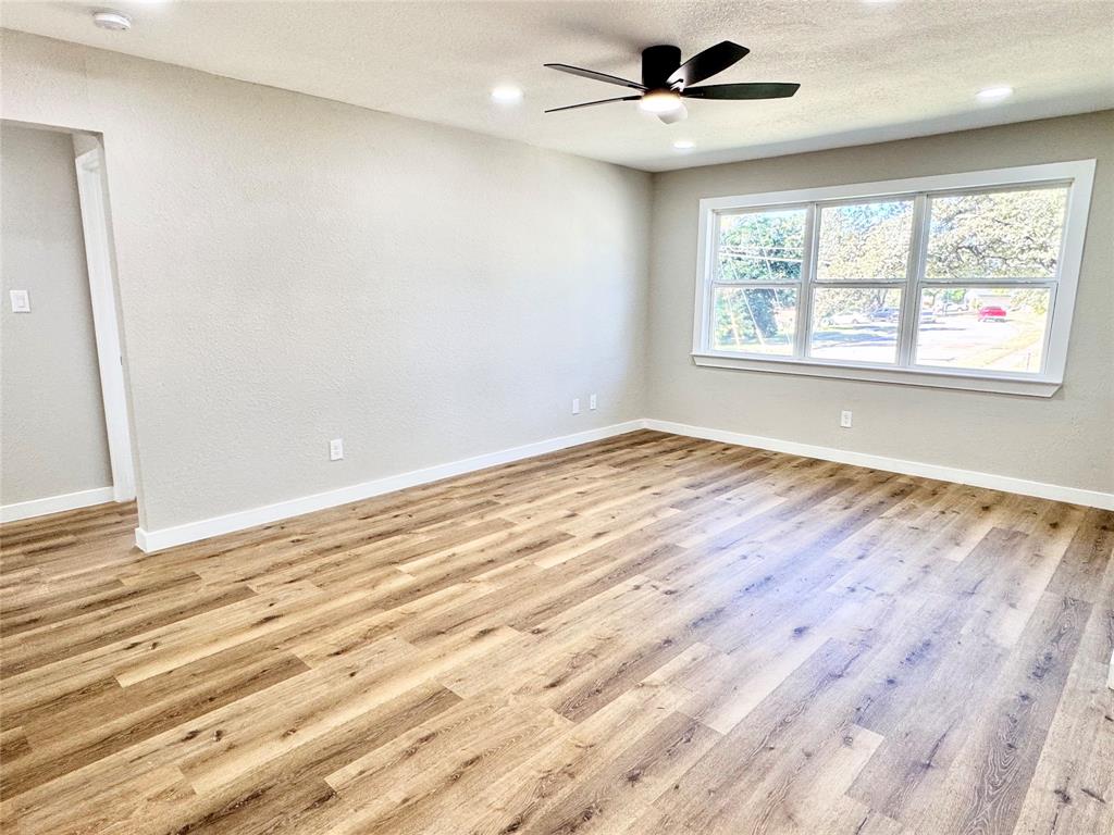 4955 Odessa Avenue Fort Worth, TX 76133 - Photo 3 of 30