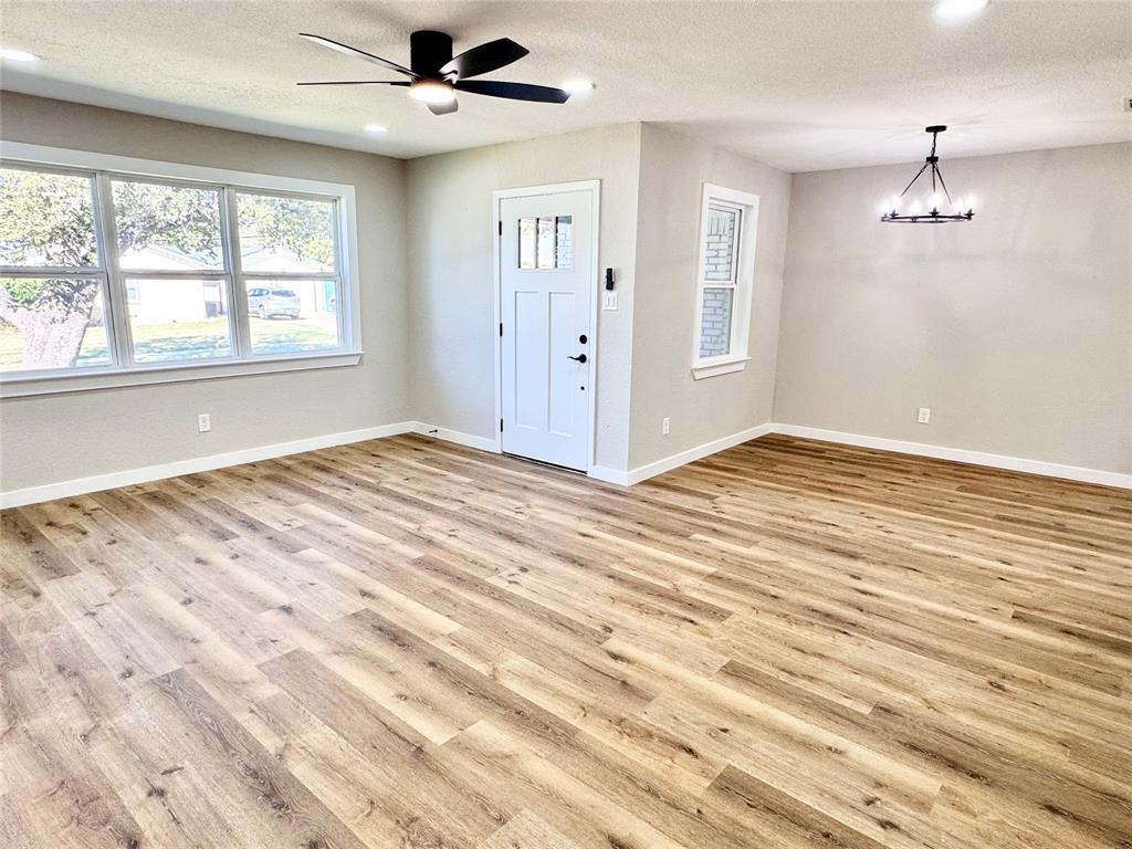 4955 Odessa Avenue Fort Worth, TX 76133 - Photo 4 of 30