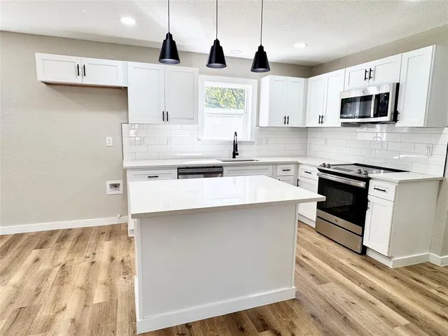 $2,195 | 4955 Odessa Avenue, Fort Worth, TX 76133