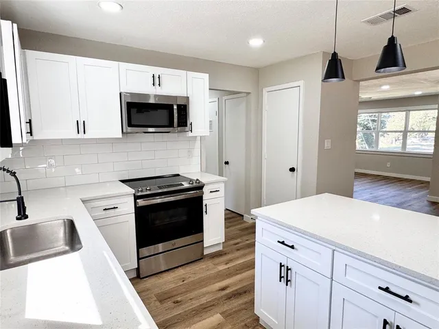 $2,195 | 4955 Odessa Avenue, Fort Worth, TX 76133