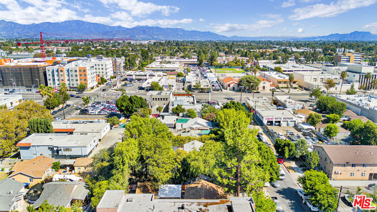 14541 Hart Street Van Nuys, CA 91405 - Photo 34 of 39 a view of a city with mountains