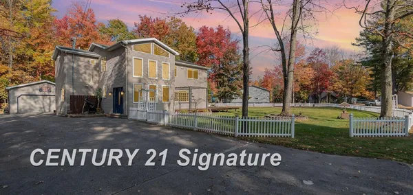 $250,000 | 7451 Narragannett Drive, Hope, MI 48628