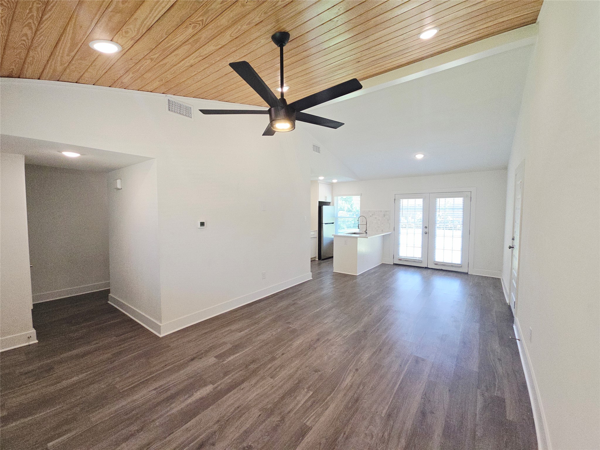 6103 Calmar Cove Austin, TX 78721 - Photo 5 of 20