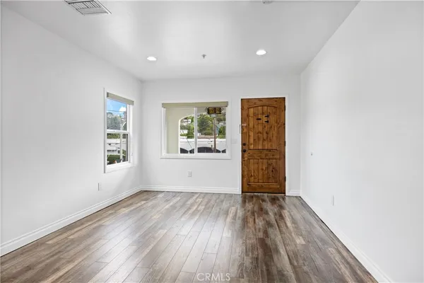 $3,900 | 2211 Hyperion Avenue, Los Angeles, CA 90027