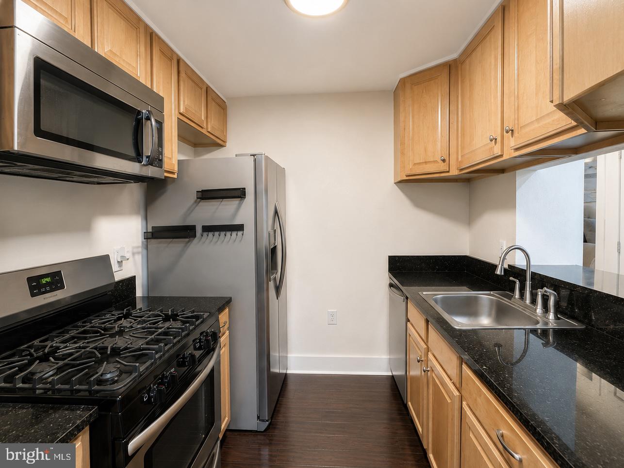 20960 Timber Ridge Terrace, Unit 303 Ashburn, VA 20147 - Photo 3 of 6
