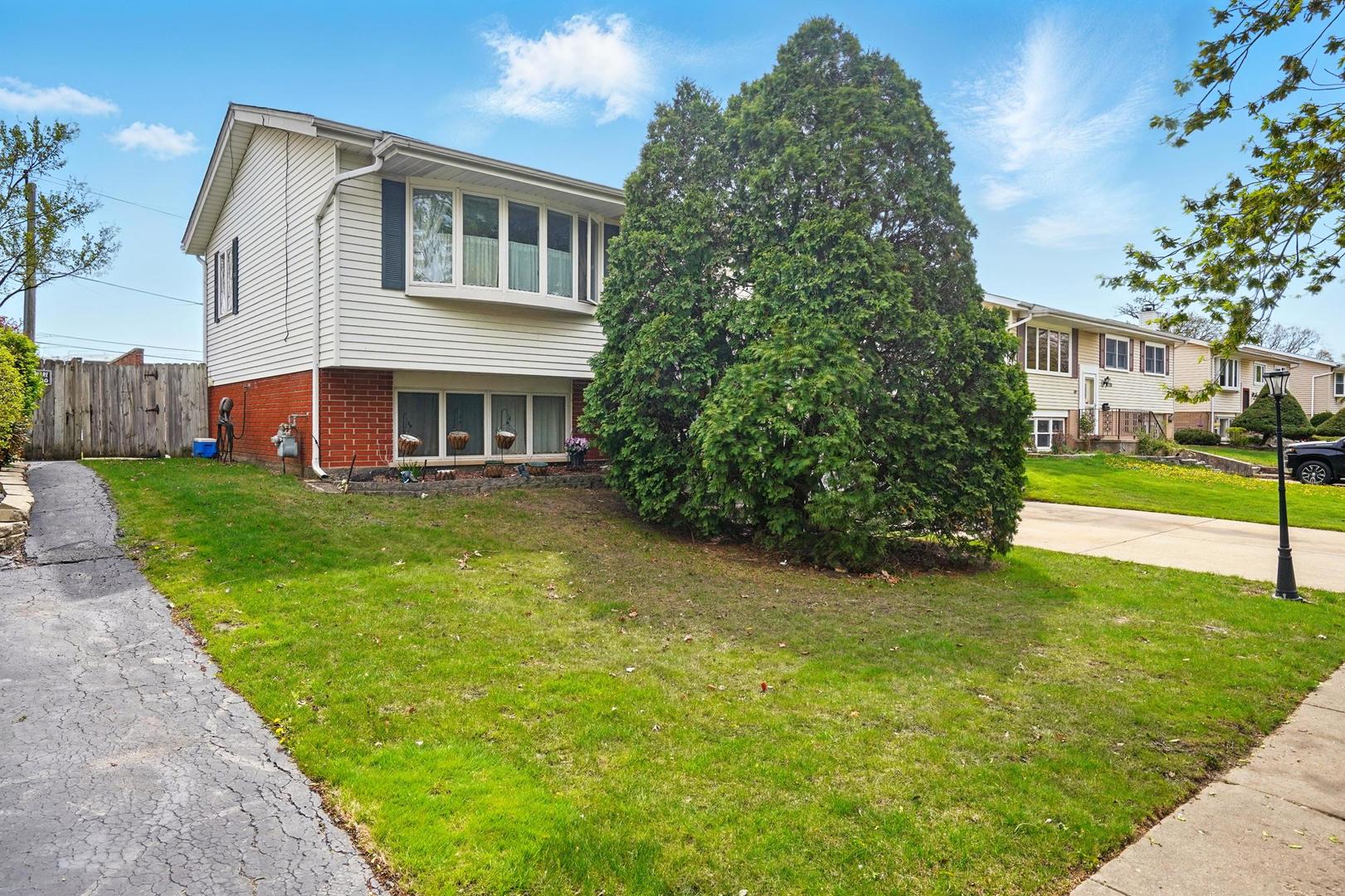 8729 Willow Road Hickory Hills, IL 60457 - Photo 2 of 30 Gallery Image 2