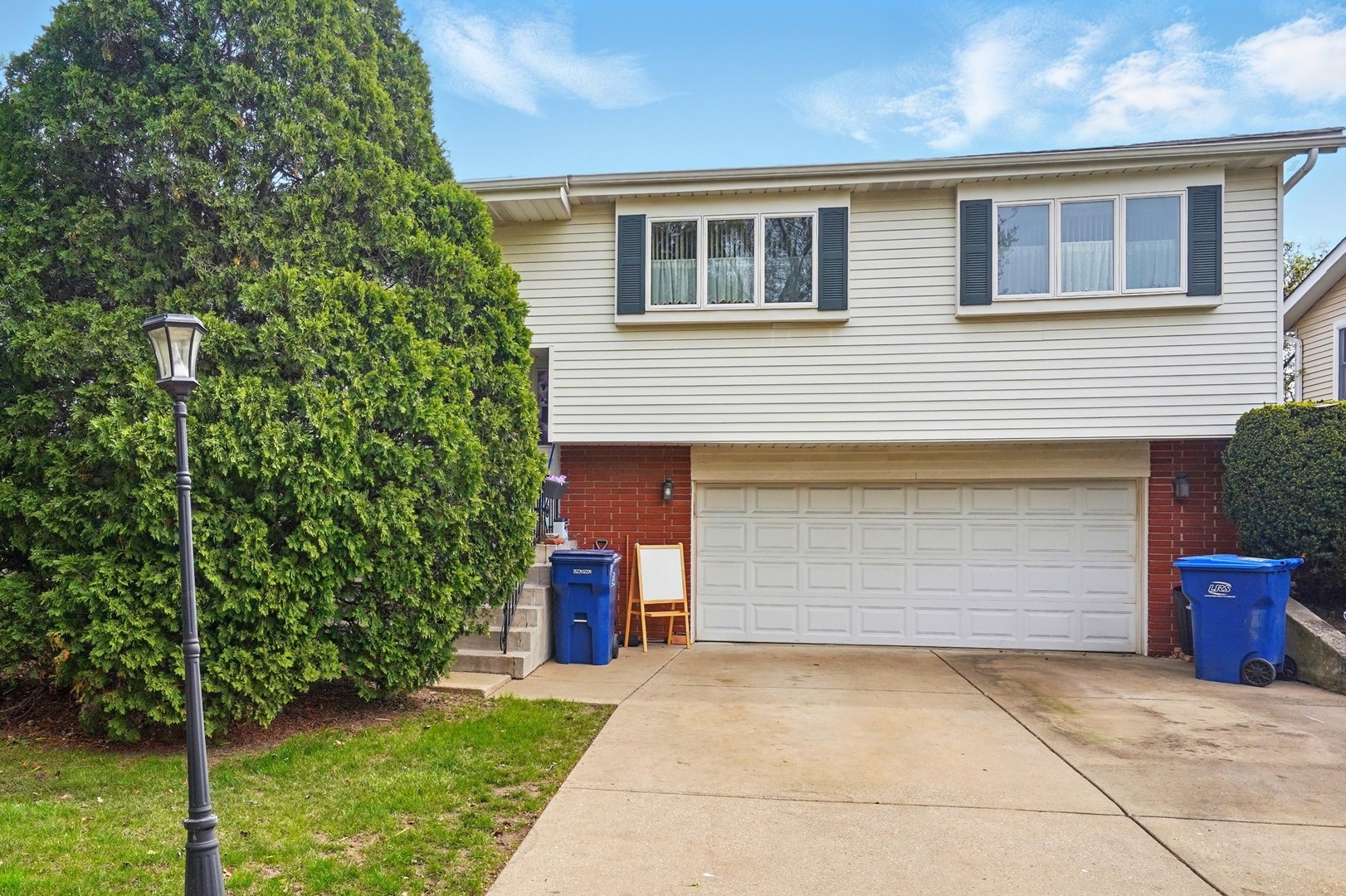 8729 Willow Road Hickory Hills, IL 60457 - Photo 3 of 30 Gallery Image 3