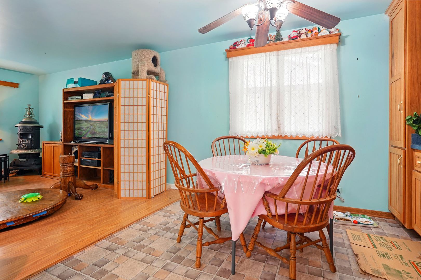 8729 Willow Road Hickory Hills, IL 60457 - Photo 8 of 30 Gallery Image 8