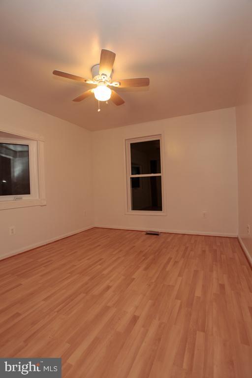 109 Finale Terrace Silver Spring, MD 20901 - Photo 69 of 100 Second Bedroom with South Facing Bay Window