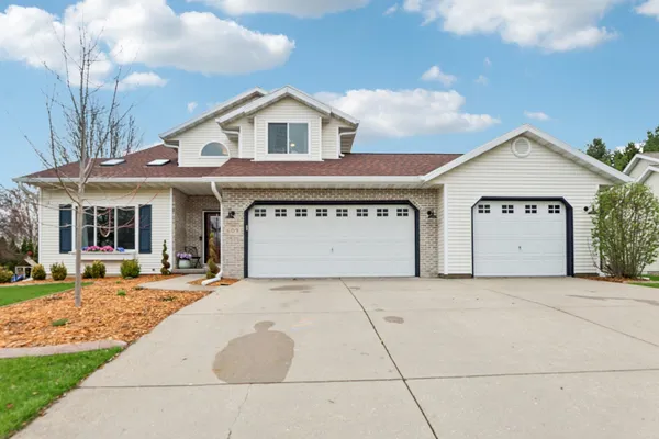 $599,900 | 609 Worthington Way, Waunakee, WI 53597