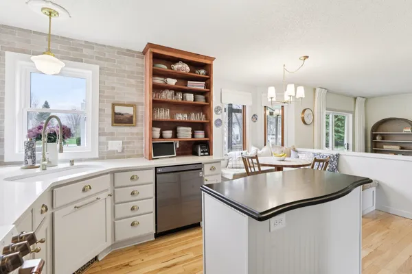 $599,900 | 609 Worthington Way, Waunakee, WI 53597