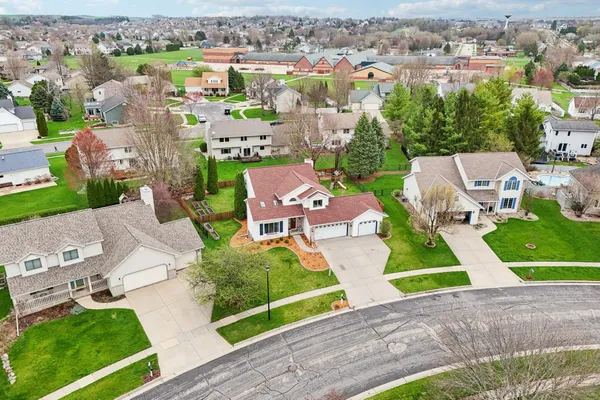 $599,900 | 609 Worthington Way, Waunakee, WI 53597