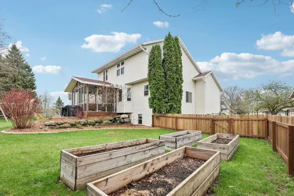 $599,900 | 609 Worthington Way, Waunakee, WI 53597