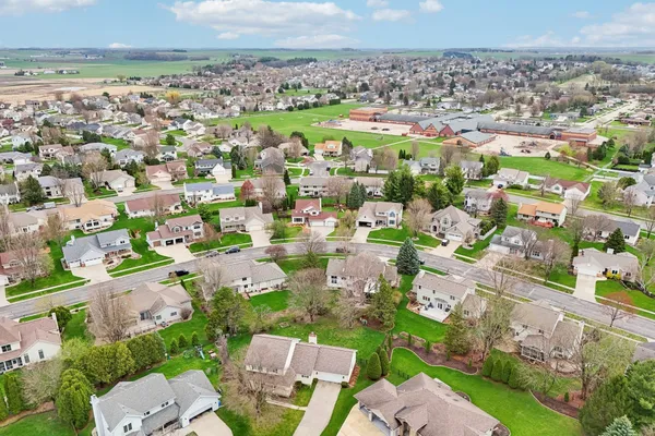 $599,900 | 609 Worthington Way, Waunakee, WI 53597