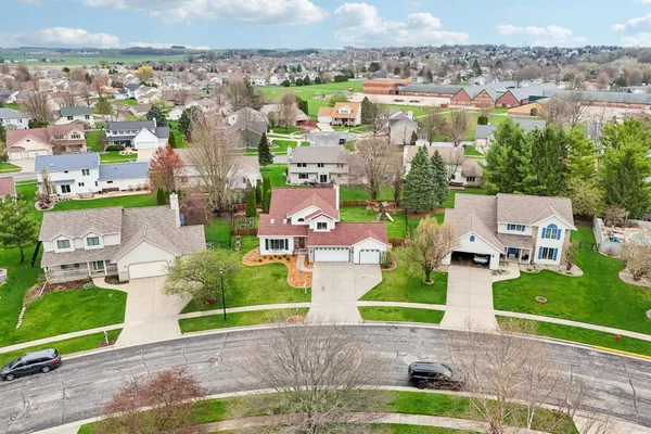 $599,900 | 609 Worthington Way, Waunakee, WI 53597