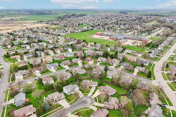 $599,900 | 609 Worthington Way, Waunakee, WI 53597