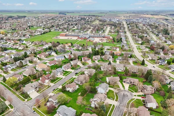 $599,900 | 609 Worthington Way, Waunakee, WI 53597