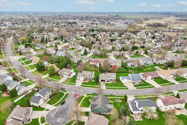 $599,900 | 609 Worthington Way, Waunakee, WI 53597