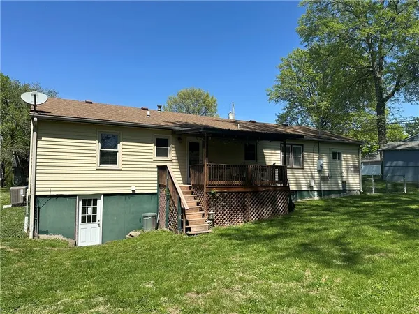 $230,000 | 1807 Seneca Street, Leavenworth, KS 66048