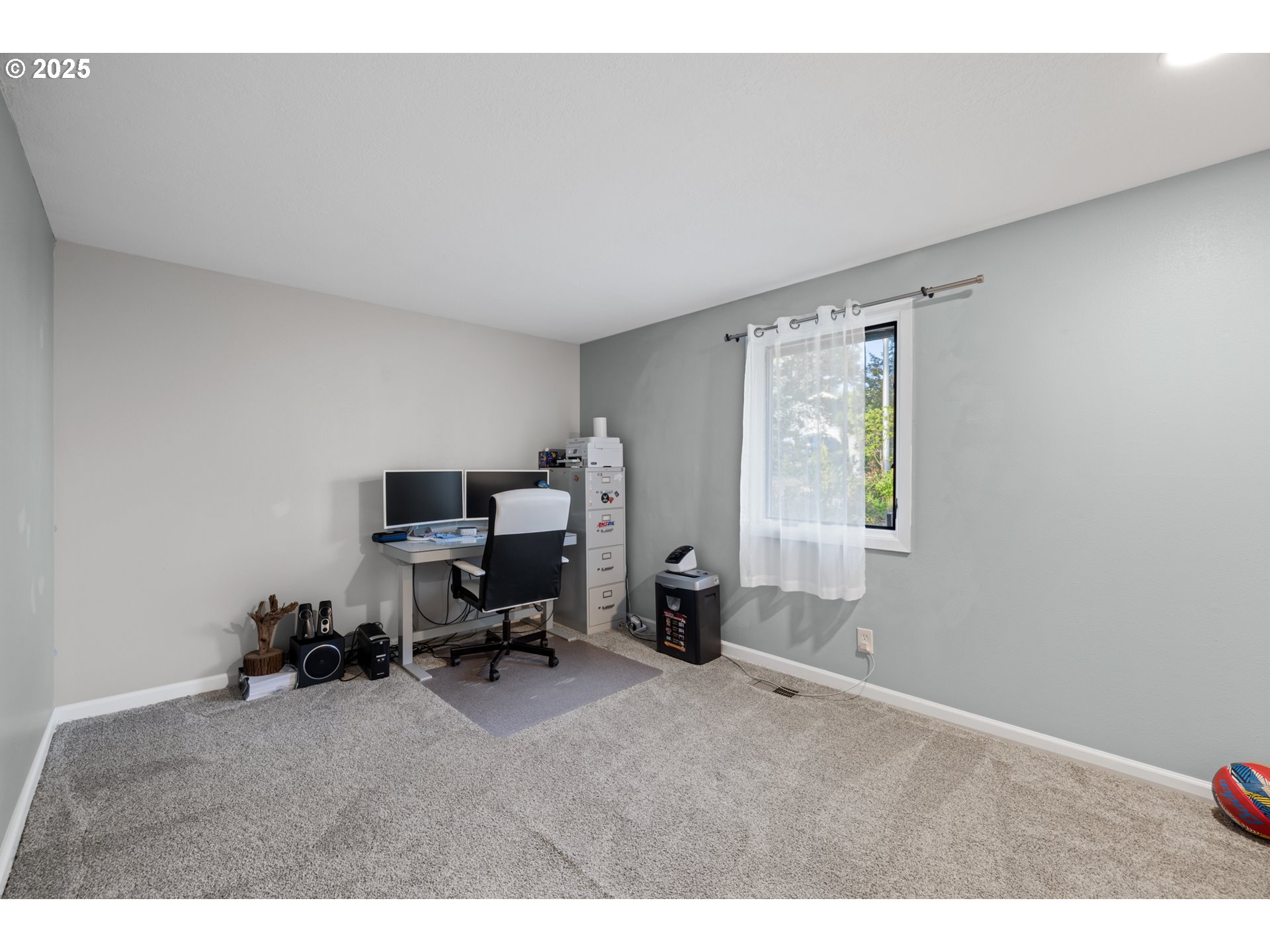 14435 Southwest Yearling Way Beaverton, OR 97008 - Photo 28 of 47 a workspace with furniture and a window