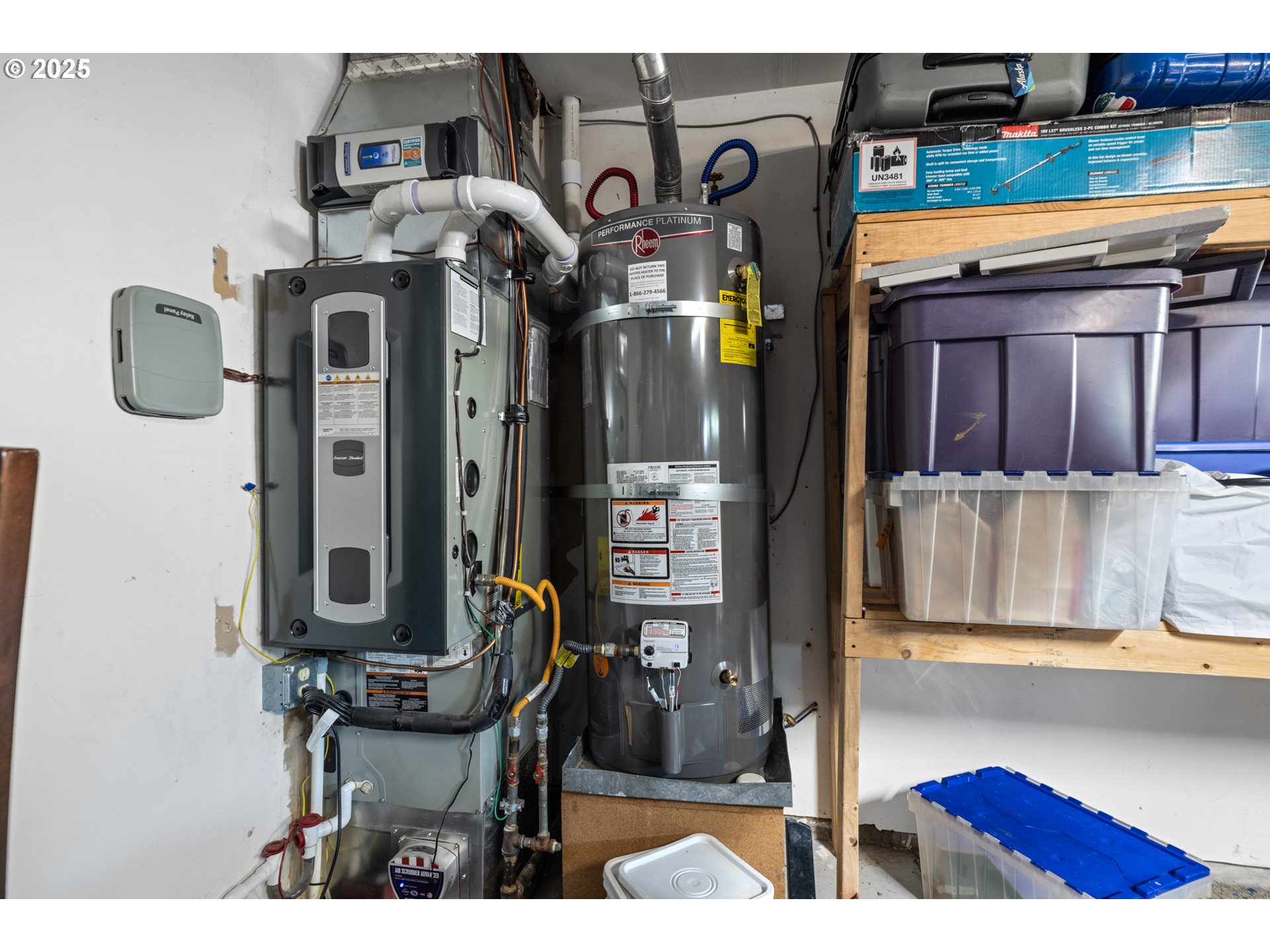 14435 Southwest Yearling Way Beaverton, OR 97008 - Photo 32 of 47 a view of living room with furniture and chandelier