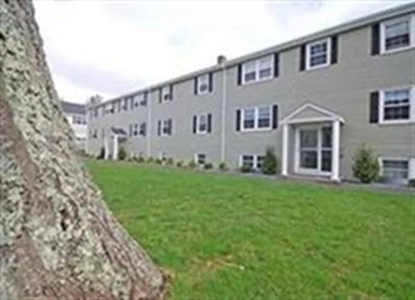 $2,075 | 14 Tremont Street, Unit 3, Kingston, MA 02364