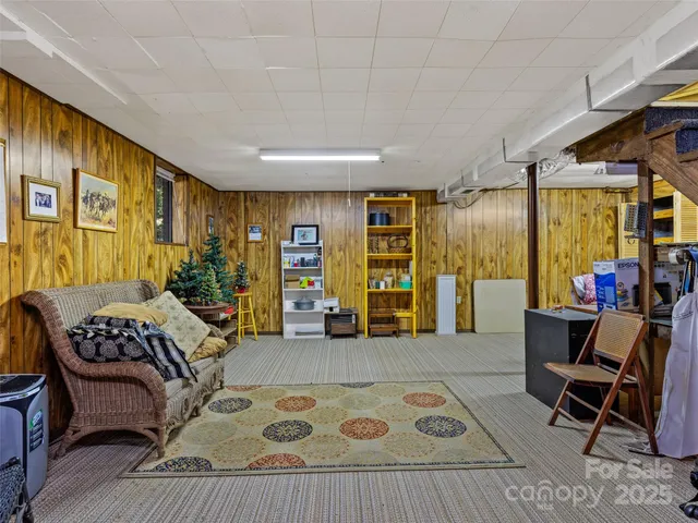 $425,000 | 181 Surry Lane, Hendersonville, NC 28791