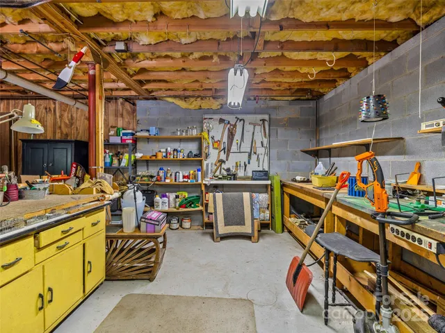 $425,000 | 181 Surry Lane, Hendersonville, NC 28791