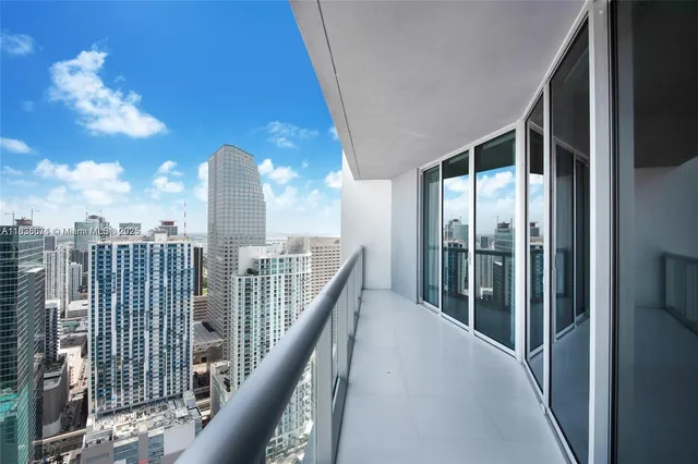 $3,350 | 465 Brickell Avenue, Unit 4904, Miami, FL 33131