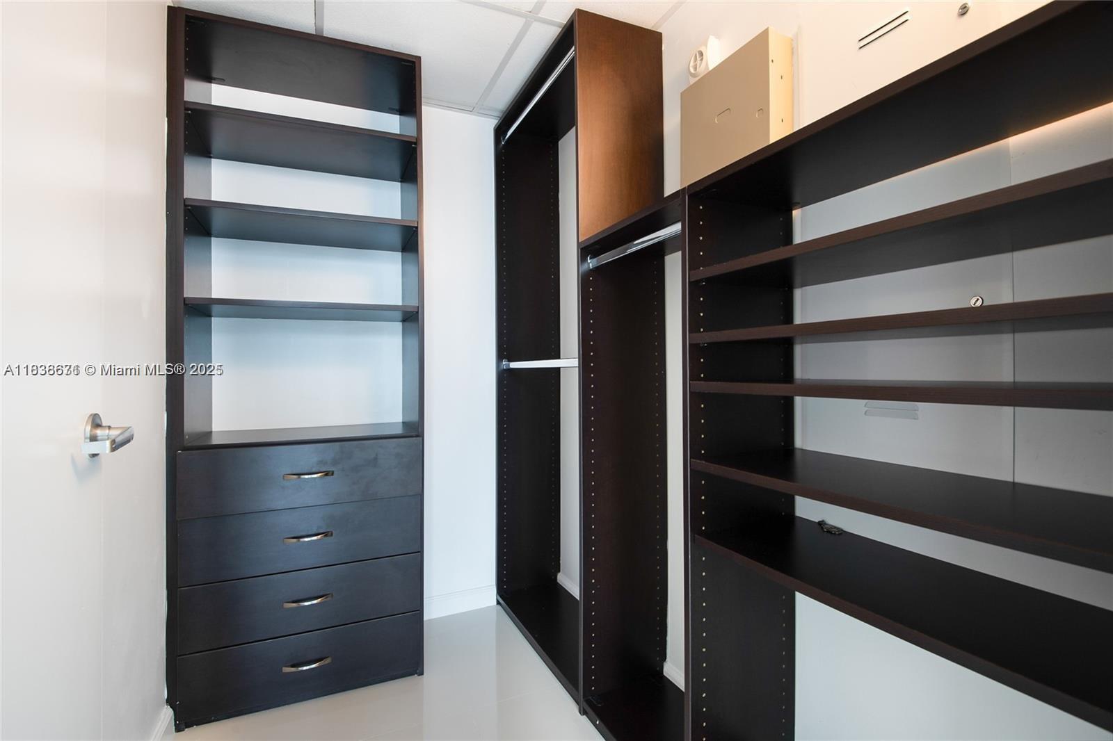 465 Brickell Avenue, Unit 4904 Miami, FL 33131 - Photo 8 of 11