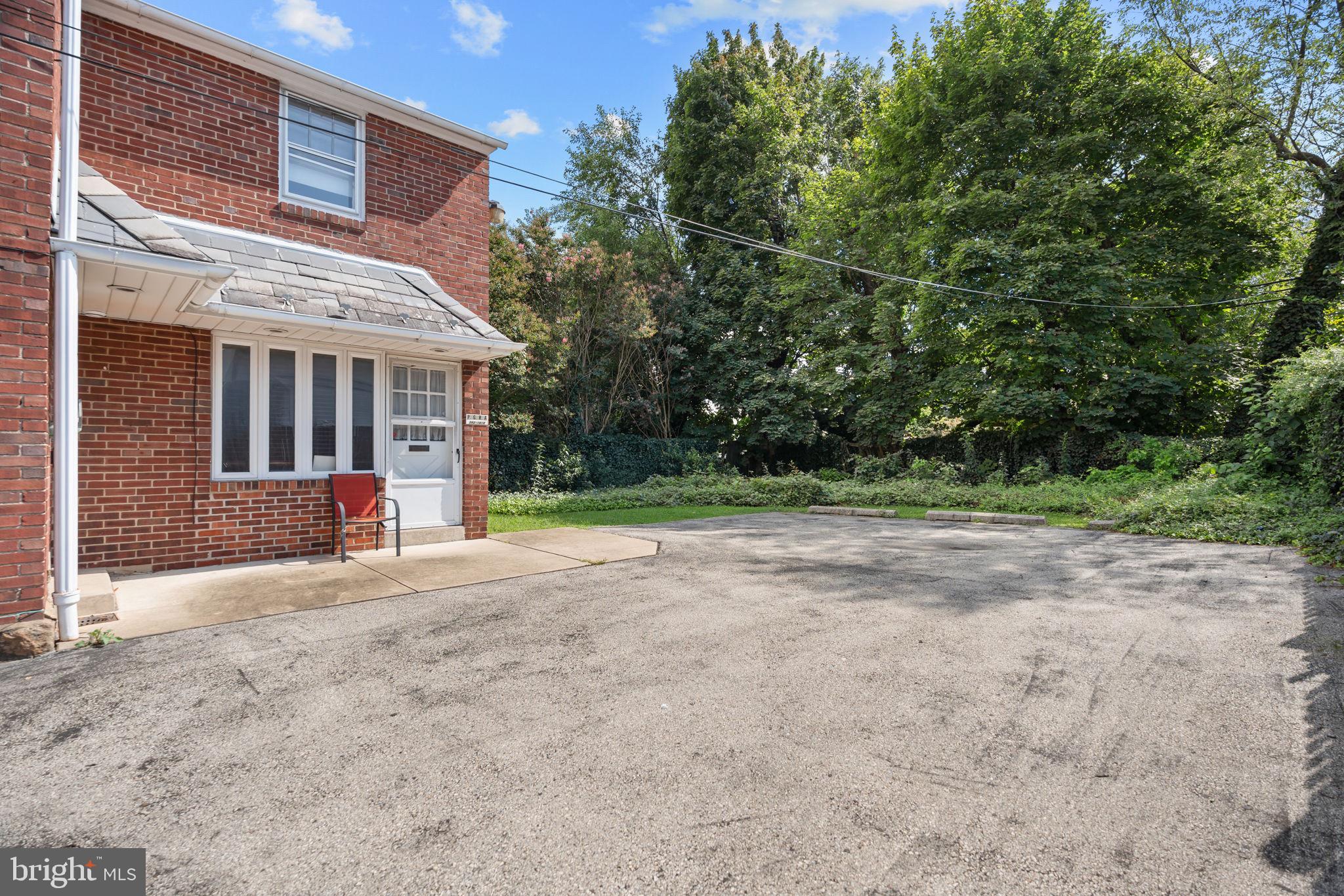906 Rhawn Street Philadelphia, PA 19111 - Photo 6 of 26 Gallery Image 6