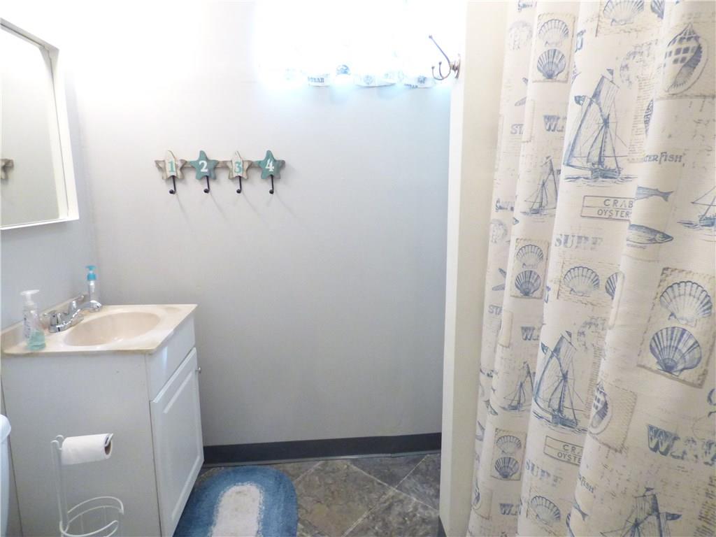 165 Hickory Street McKees Rocks, PA 15136 - Photo 14 of 21