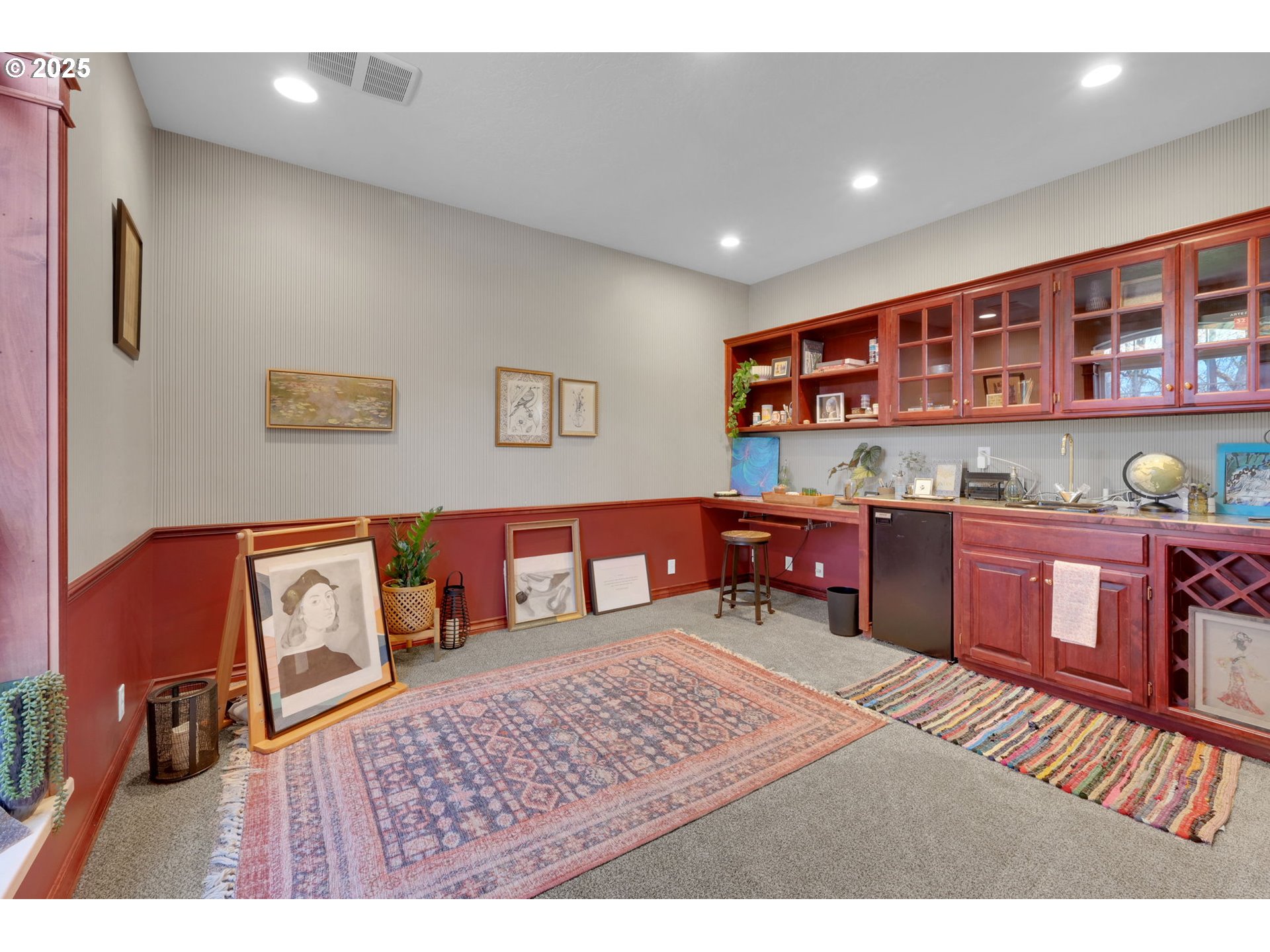 1417 Wimbledon Place Springfield, OR 97477 - Photo 32 of 48 a bedroom with furniture and a book shelf