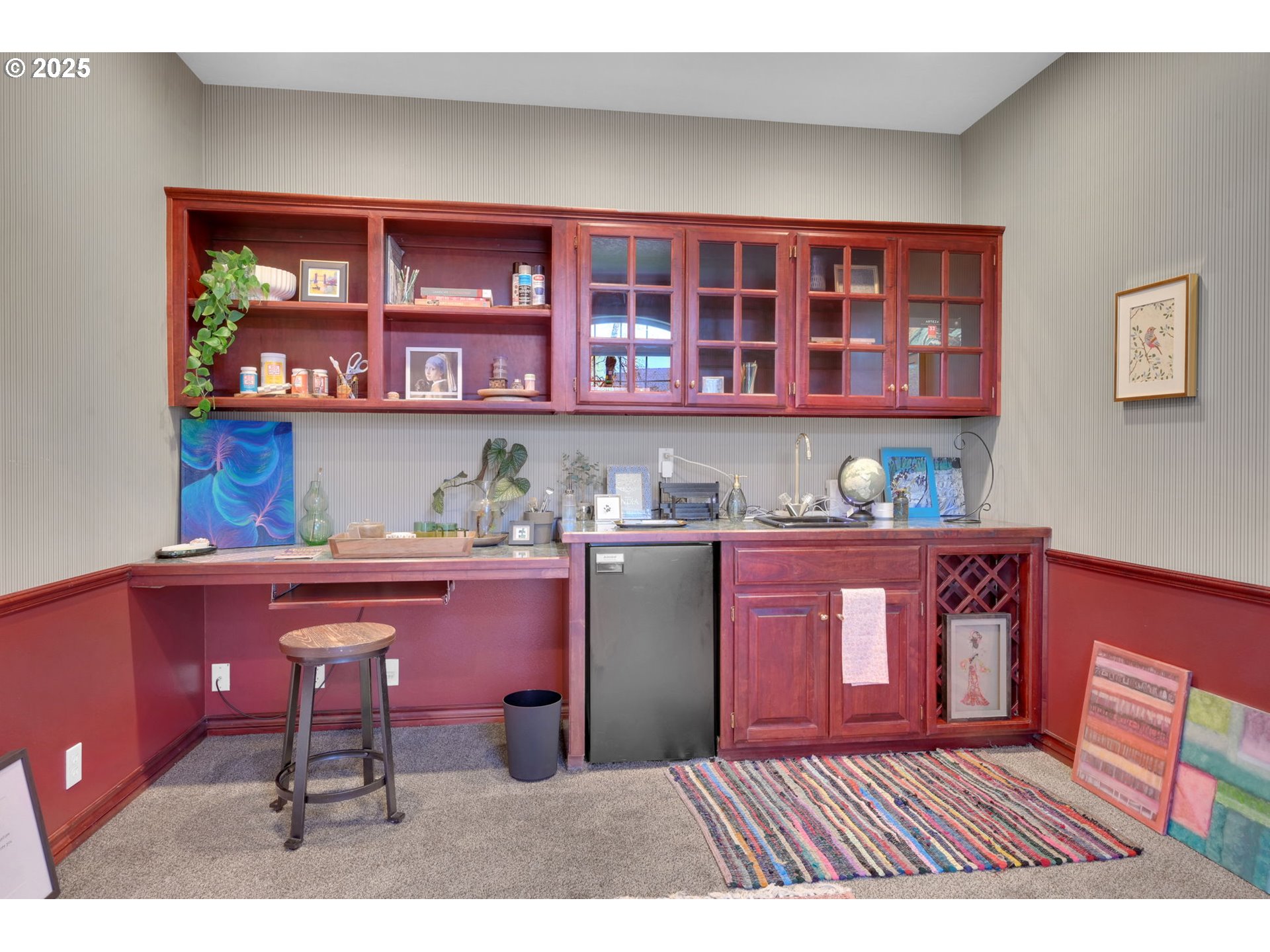 1417 Wimbledon Place Springfield, OR 97477 - Photo 33 of 48 a living room with granite countertop a couch and a dining table
