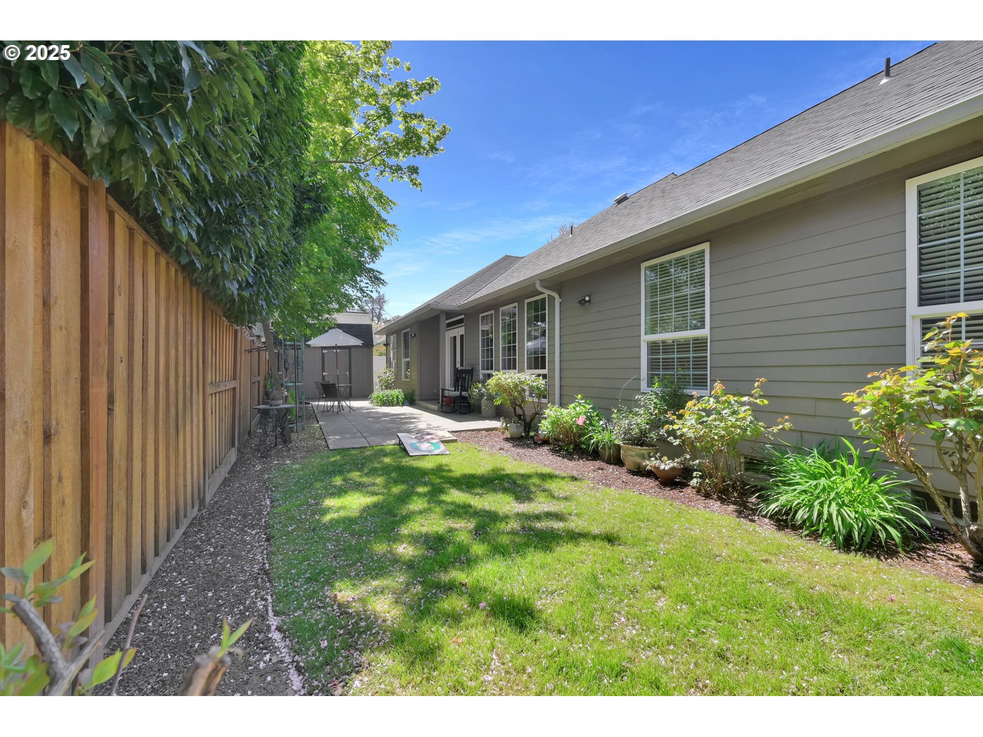 1417 Wimbledon Place Springfield, OR 97477 - Photo 47 of 48 a front view of a house with a yard
