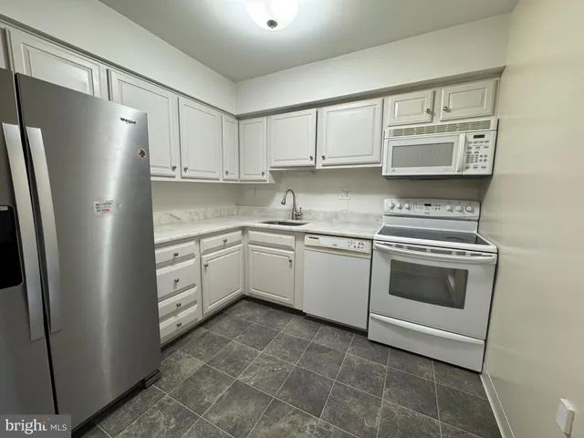 $2,200 | 24 Ashley Court, Marlton, NJ 08053