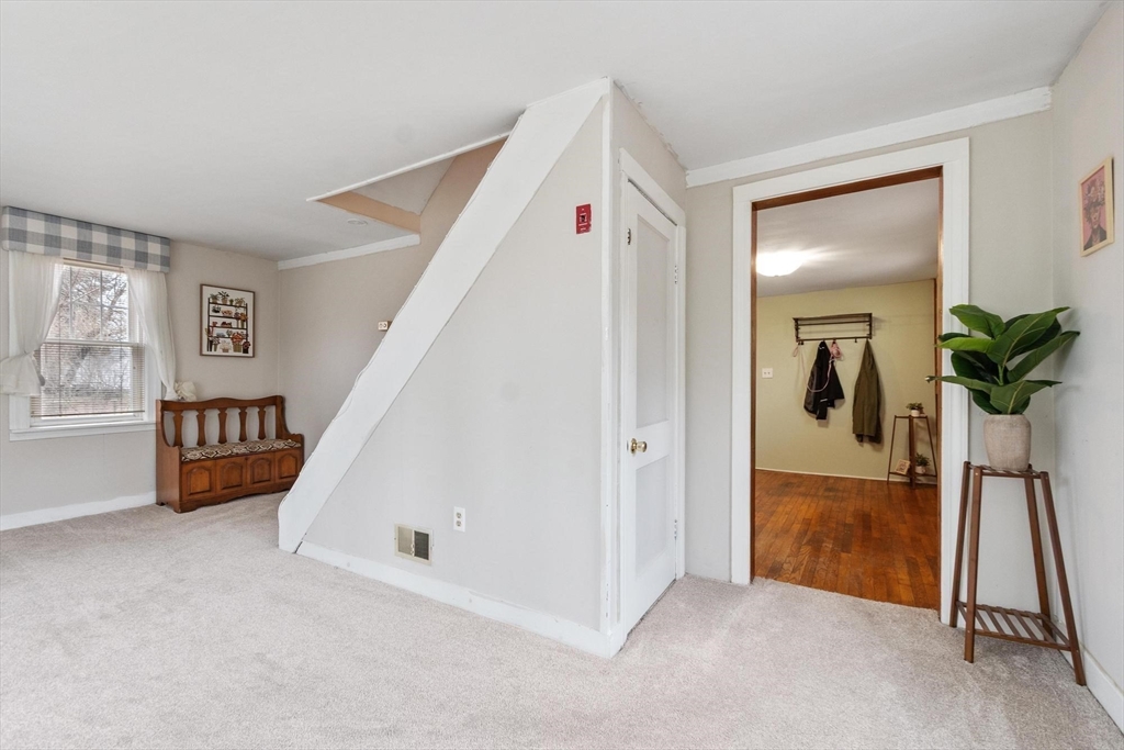 3 South Oxford Road Millbury, MA 01527 - Photo 20 of 32