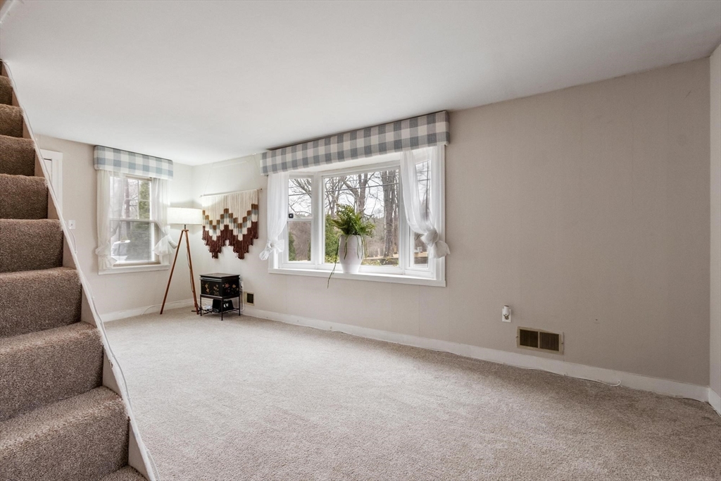 3 South Oxford Road Millbury, MA 01527 - Photo 21 of 32