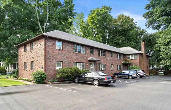 $2,750 | 600 Cabot Street, Unit 3, Beverly, MA 01915