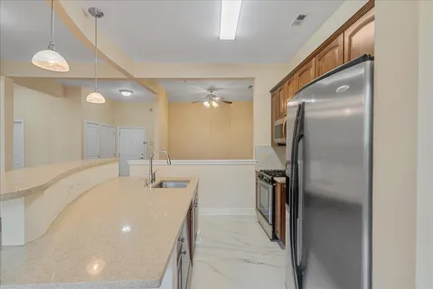 $449,000 | 3 Greenwich Drive, Unit 85, Jersey City, NJ 07305