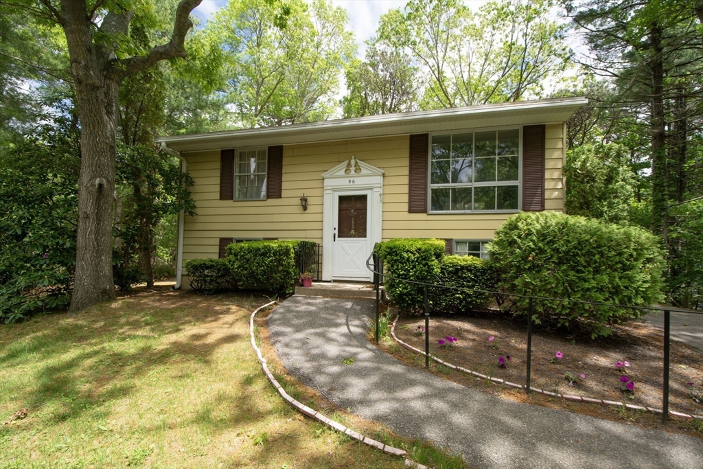 96 Esta Road Plymouth, MA 02360 - Photo 2 of 23 Gallery Image 2