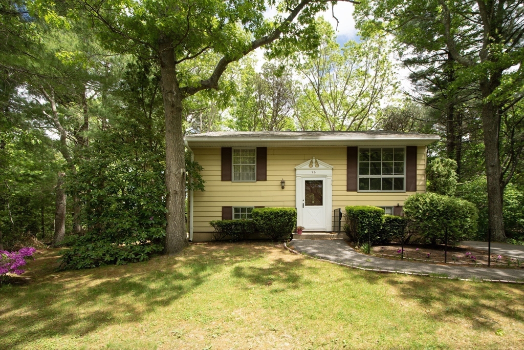 96 Esta Road Plymouth, MA 02360 - Photo 3 of 23 Gallery Image 3