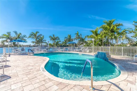 $743,500 | 511 Bayshore Drive, Unit 904, Fort Lauderdale, FL 33304
