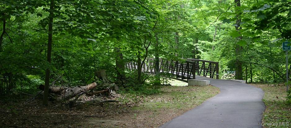 1 Cedar Street, Unit 2A Bronxville, NY 10708 - Photo 23 of 28 Bronx River Path for walking, jogging and riding.