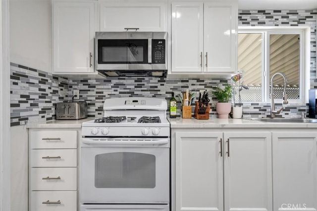 $370,000 | 12814 Flora Vista Street, Unit 170, Poway, CA 92064