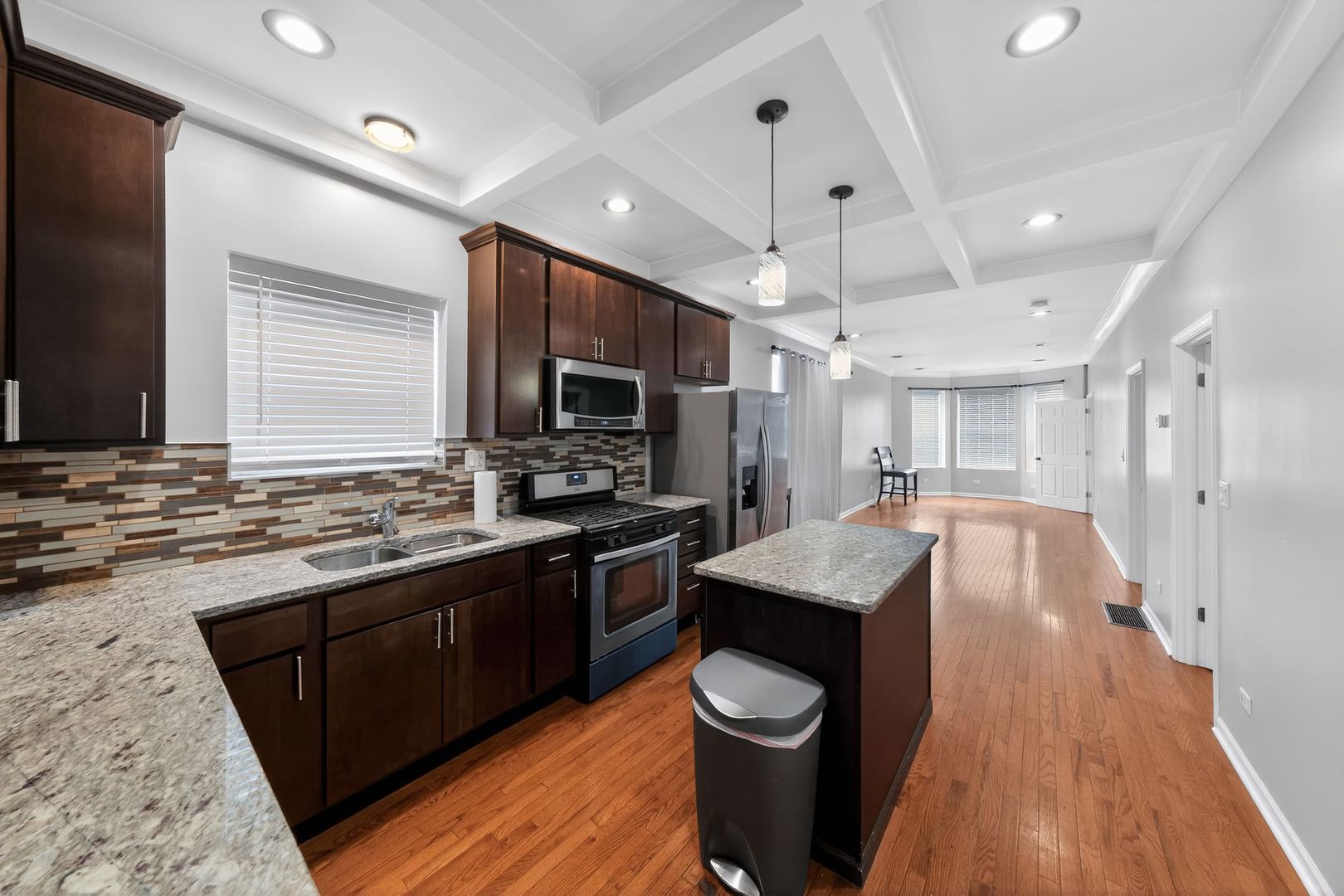 5718 West 63rd Place Chicago, IL 60638 - Photo 13 of 31