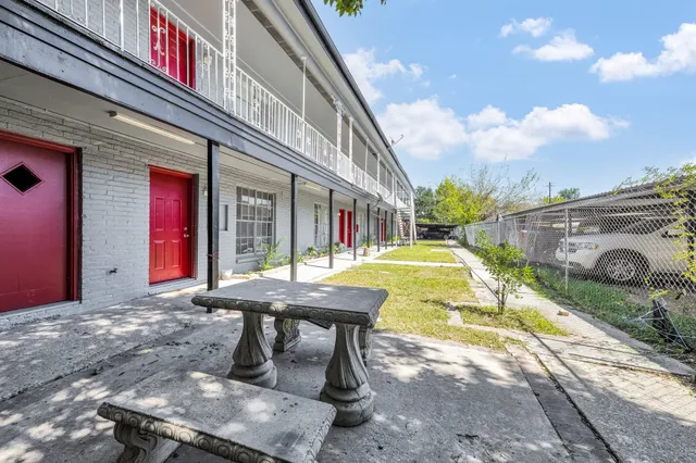 $745 | 3040 Golfcrest Boulevard, Unit 4, Houston, TX 77087