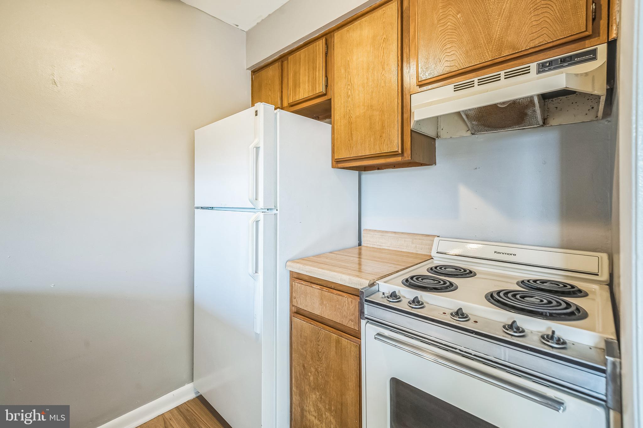 8115 West Chester Pike, Unit B5E Upper Darby, PA 19082 - Photo 8 of 29 Functional layout in the kitchen