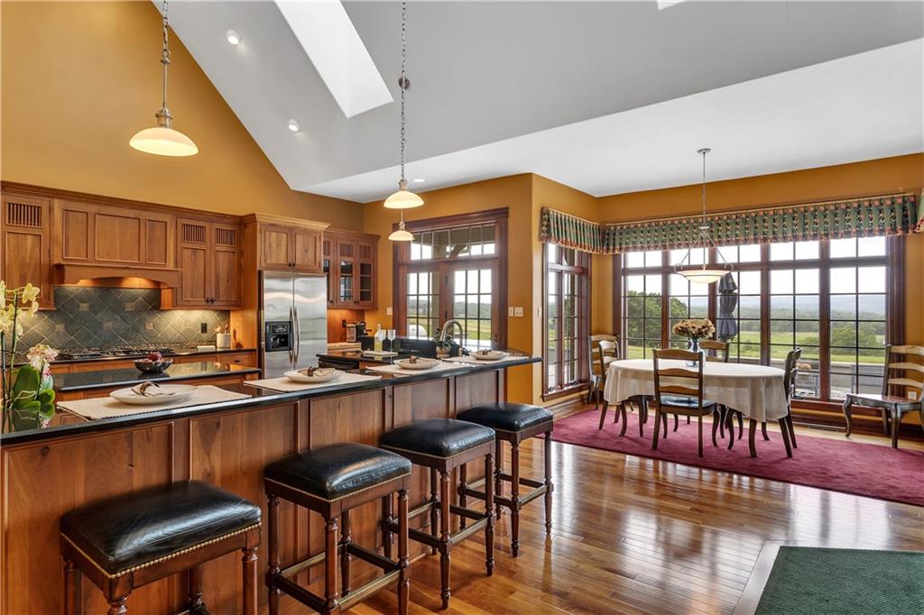 39 Caven Road Ligonier, PA 15658 - Photo 8 of 33 Convenient Kitchen dining area at the peninsula.