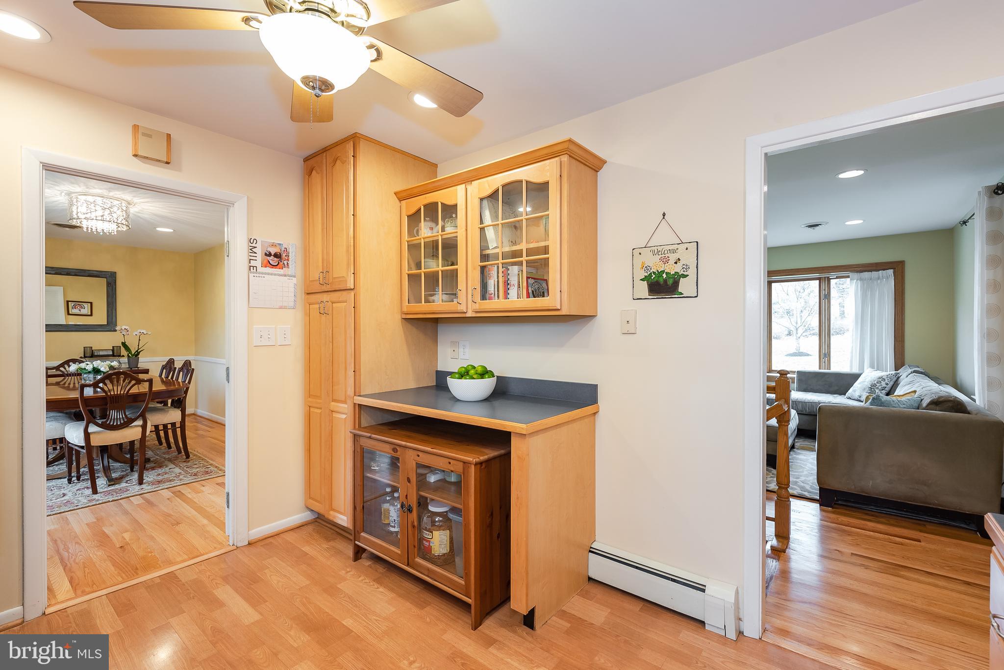 4621 Roundhill Road Ellicott City, MD 21043 - Photo 13 of 41 Kitchen